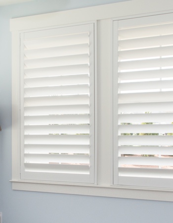 Hidden tilt rod shutters closed. Plantation shutters with hidden tilt rods in Indianapolis